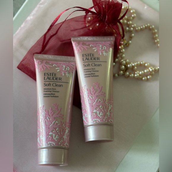 Estee Lauder Other - Estee Lauder Soft Clean Moisture Rich Cleanser - Pink